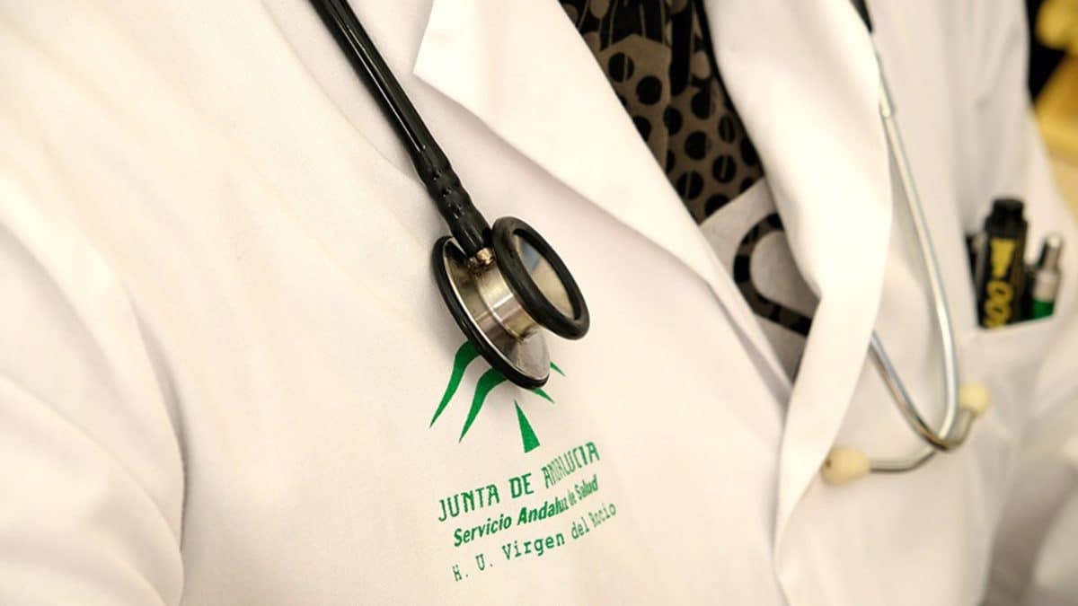 Archivo - Médico. Imagen de archivo. - JUNTA DE ANDALUCÍA - Archivo