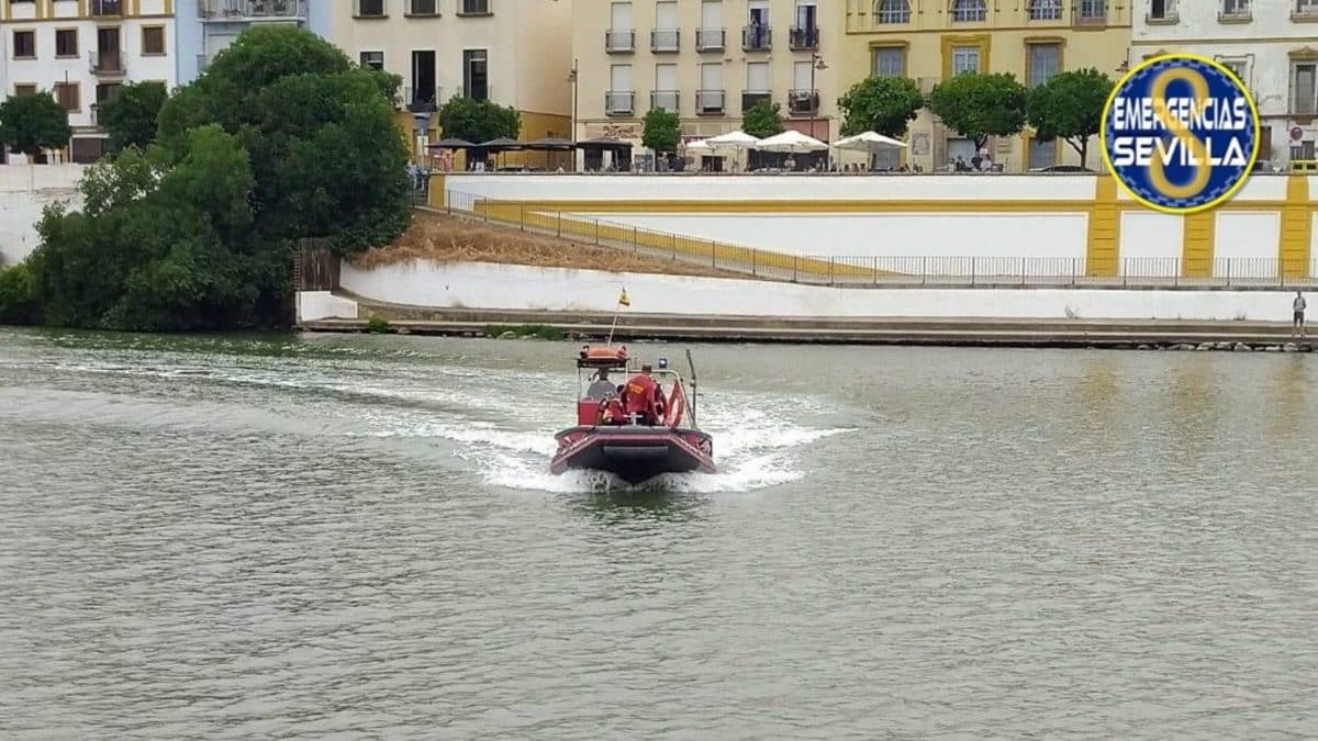 Se trata de un varón con una edad comprendida entre 20 y 30 años. - EMERGENCIAS SEVILLA