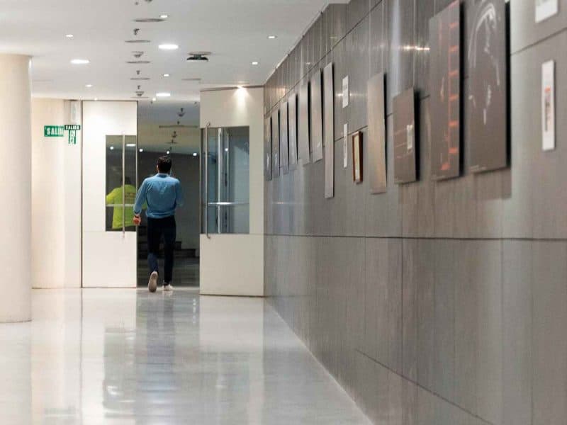 El jefe de prensa de Alvise, Vito Quiles, a su salida del Congreso de los Diputados, a 12 de junio de 2024, en Madrid (España). - Eduardo Parra - Europa Press