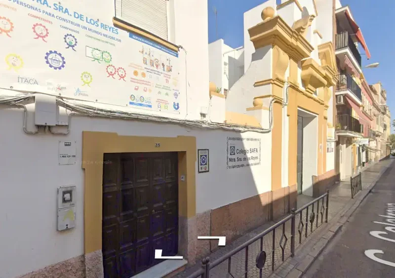 Fachada del colegio SAFA Nuestra Señora de los Reyes de Sevilla. Google Maps