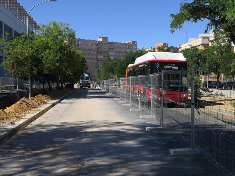Obras Línea 3 Metro de Sevilla en calle Mar de Alboran