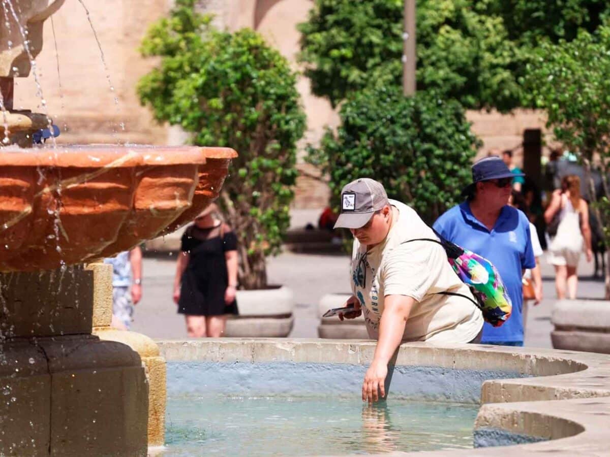 Archivo - Altas temperaturas en Sevilla, imagen de archivo. - JOAQUÍN CORCHERO/EUROPA PRESS - Archivo