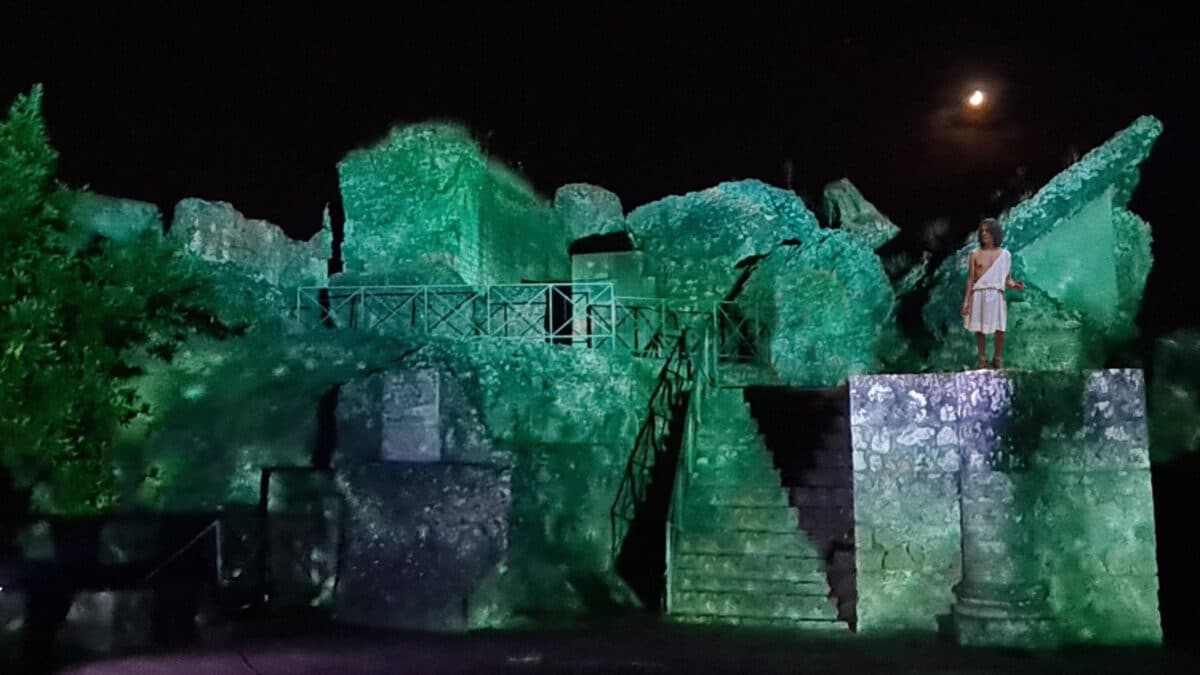 Visitas teatralizadas nocturnas en Itálica. - JUNTA DE ANDALUCÍA