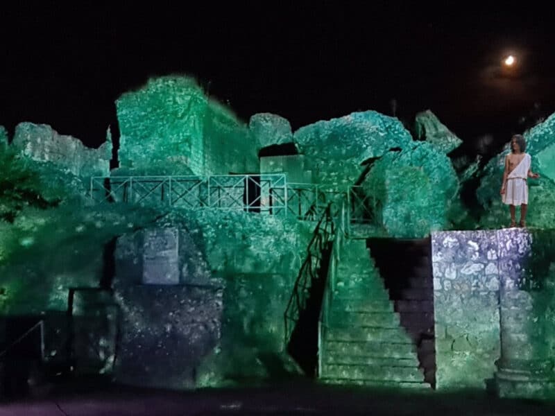 Visitas teatralizadas nocturnas en Itálica. - JUNTA DE ANDALUCÍA