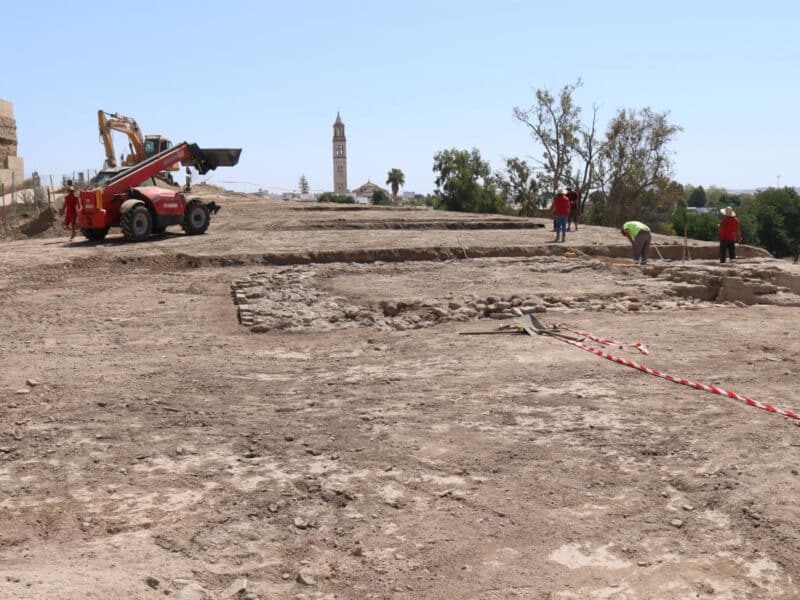 Archivo - Excavaciones en el entorno del Castillo de Lora del Río, como imagen de recurso. - AYUNTAMIENTO DE LORA DEL RÍO - Archivo