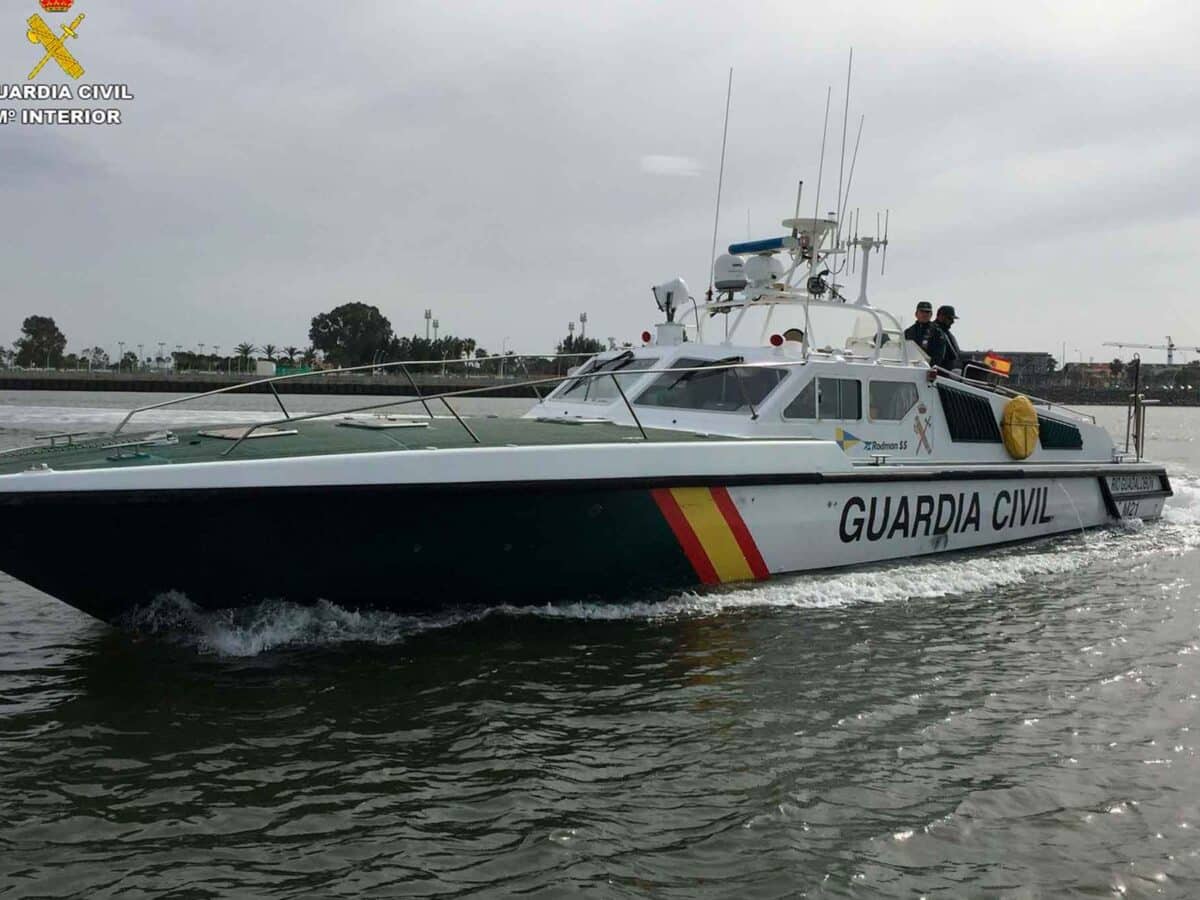 Imagen de la Guardia Civil en una operación contra el tráfico de estupefacientes en las costas andaluzas / EP