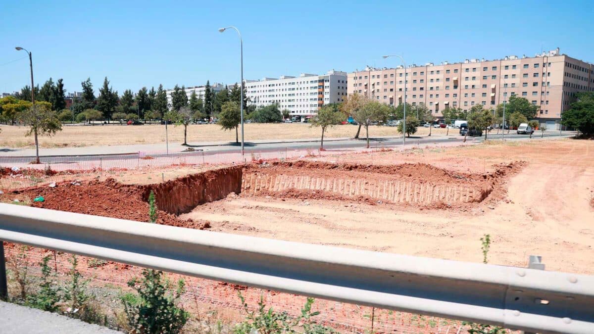 Archivo - Obras de la línea 3 del metro de Sevilla junto a la calle Estrella Deneb en Pino Montano. Imagen de archivo. - Rocío Ruz - Europa Press - Archivo