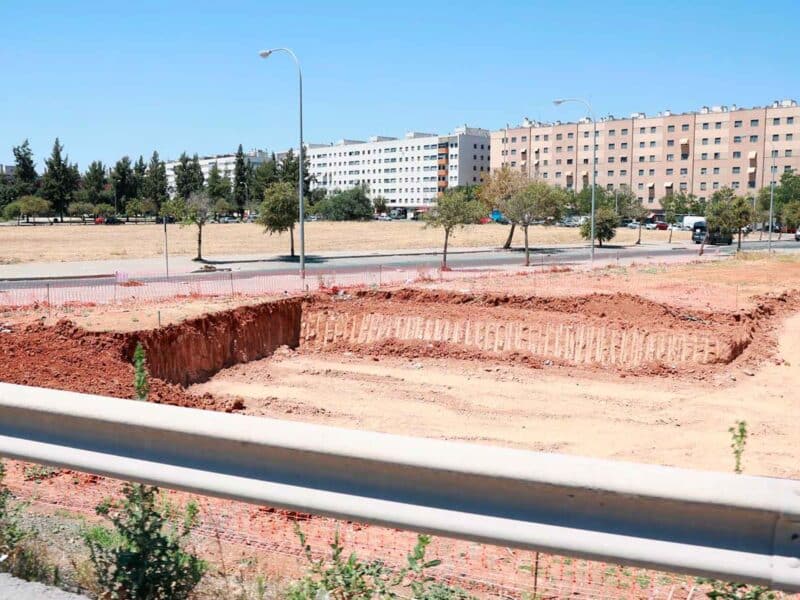 Archivo - Obras de la línea 3 del metro de Sevilla junto a la calle Estrella Deneb en Pino Montano. Imagen de archivo. - Rocío Ruz - Europa Press - Archivo