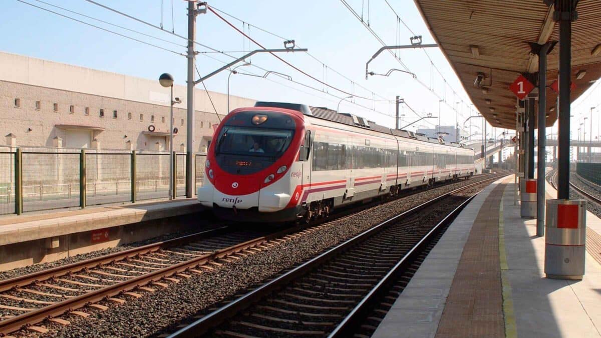 Archivo - Tren. - JUNTA DE ANDALUCÍA - Archivo