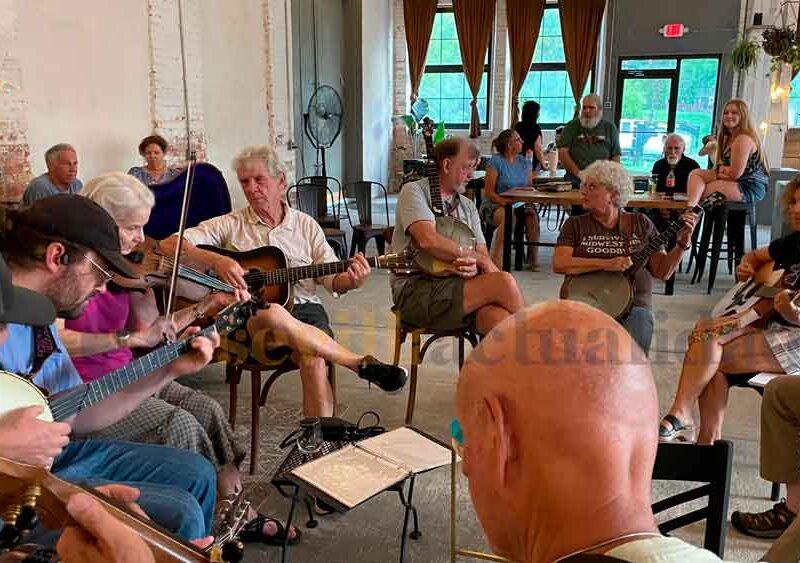 Imagen de una Jam en el local Lennox Station en Carolina del Norte/ Clara Fajardo
