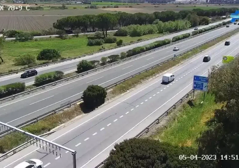 Archivo - Tráfico en la AP-4 entre Cádiz y Sevilla. Imagen de archivo. - DGT - Archivo