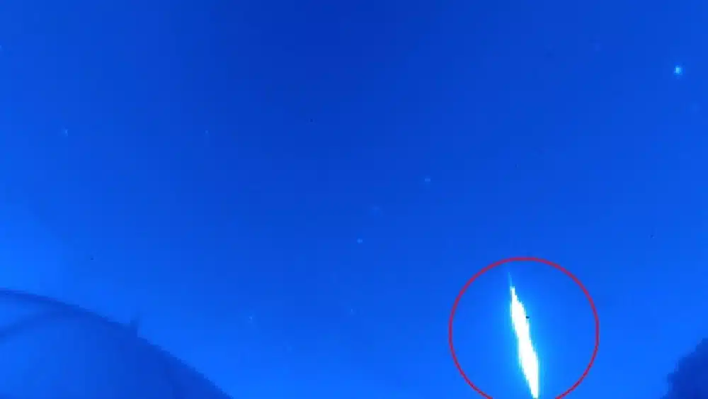 Una bola de fuego cruza a 64.100 km/hora las sierras norte de Sevilla y Huelva en la noche del miércoles. - METEOROSMA