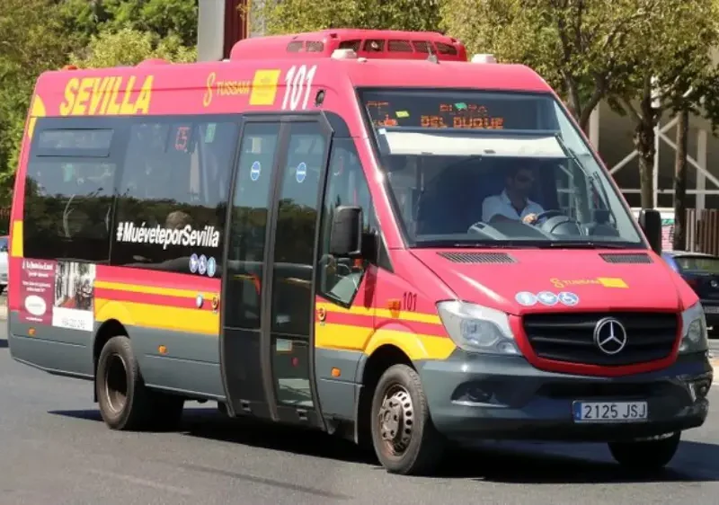 Microbús de la línea C5 de Tussam. Ayuntamiento de Sevilla