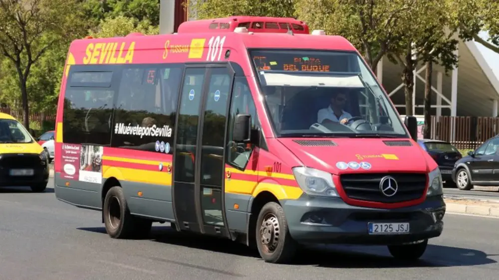 Microbús de la línea C5 de Tussam. Ayuntamiento de Sevilla