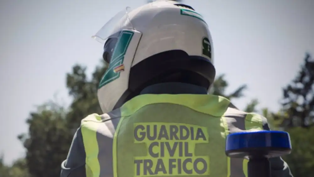 Archivo - Guardia Civil de Tráfico en imagen de archivo. - GUARDIA CIVIL - Archivo