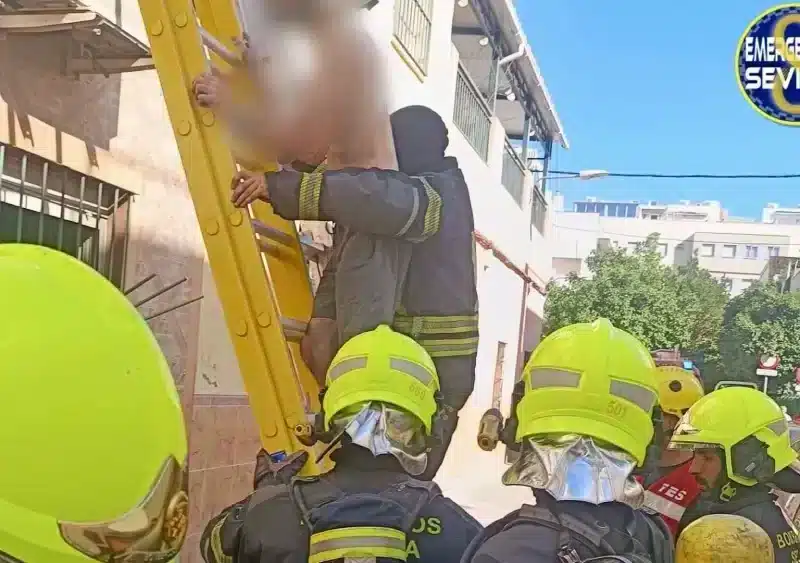 Imagen del incendio de la Macarena - EMERGENCIAS SEVILLA