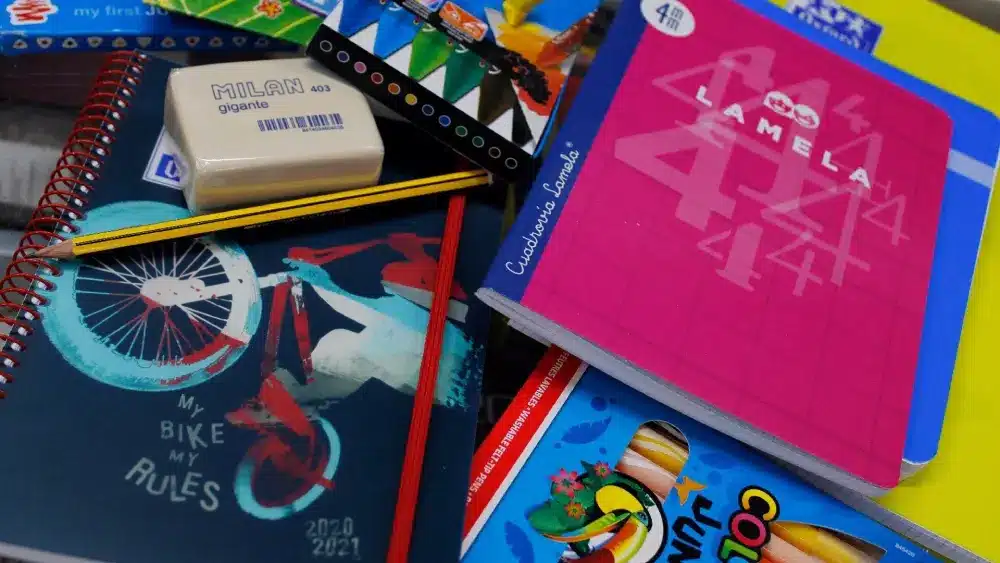 Archivo - Material escolar, imagen de archivo. - AYUNTAMIENTO DE MÉRICA - Archivo