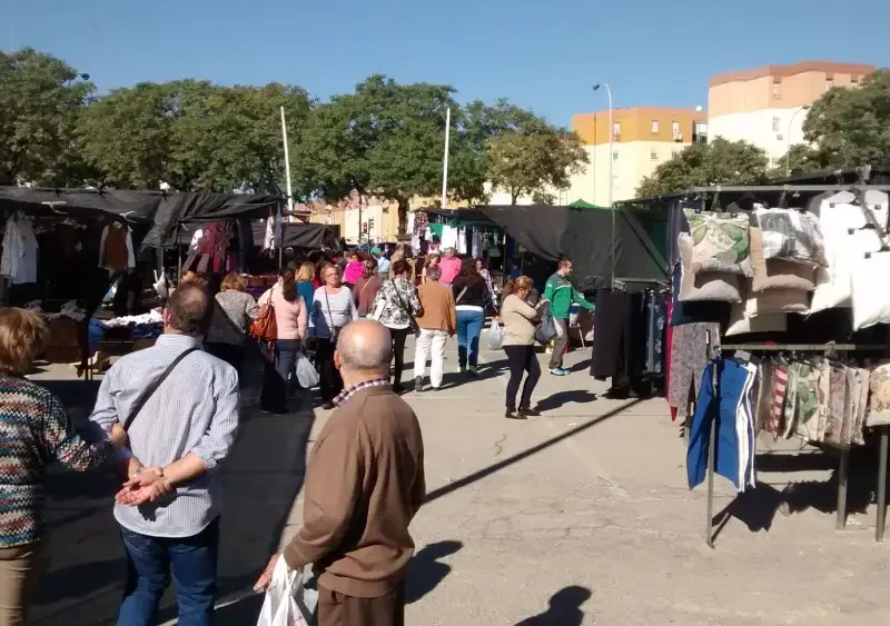 Mercadillo de Pino Montano. Archivo
