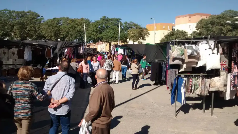 Mercadillo de Pino Montano. Archivo