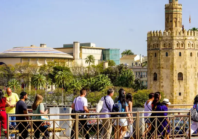Archivo - Puente de San Telmo de Sevilla. Imagen de archivo. - Eduardo Briones - Europa Press - Archivo