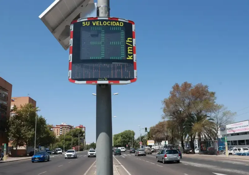 Radar 'pedagógico' en la Avenida de Andalucía de Sevilla. - ROCÍO RUZ - EUROPA PRESS
