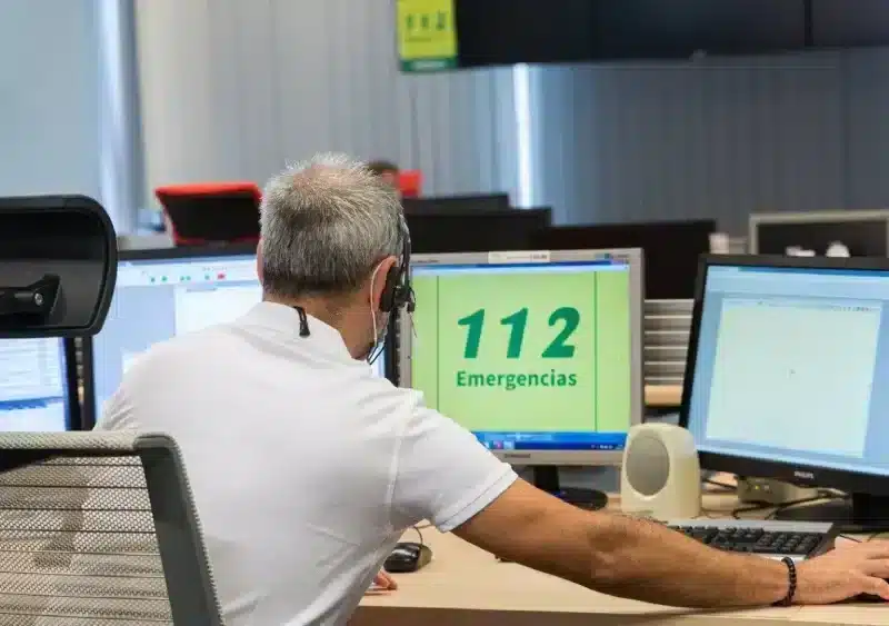 Archivo - Imagen de recurso de un operario de sala del 112 Andalucía. - JUNTA DE ANDALUCÍA - Archivo