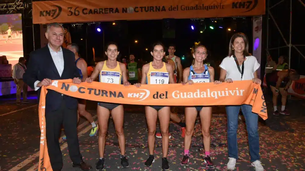 Ganadoras femeninas de la XXXVI Carrera Nocturna del Guadalquivir. Ayto de Sevilla