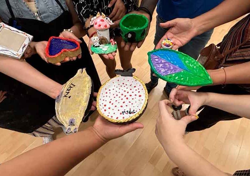 Imagen de un taller de personas acogidas por CEAR Andalucía en Málaga / SA