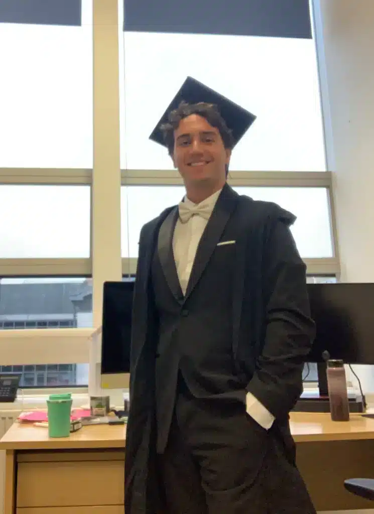 Curro Rodríguez después de doctorarse en Astrofísica en la Universidad de Oxford / Cedida