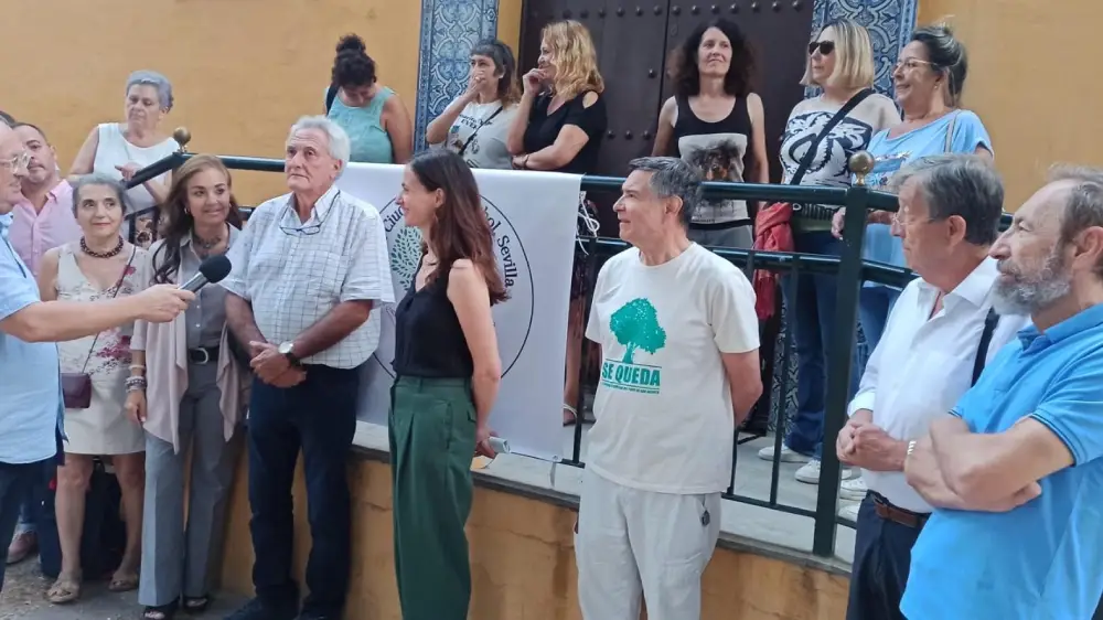 Rueda de prensa de la plataforma del ficus con Enrique Figueroa - EUROPA PRESS