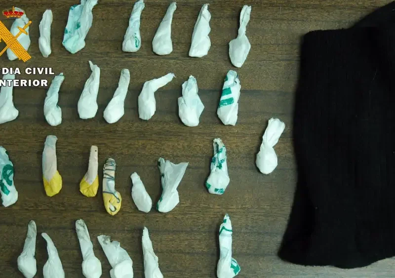 Archivo - Papelinas de cocaína en una imagen de archivo - GUARDIA CIVIL - Archivo