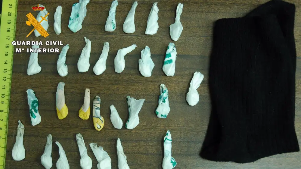 Archivo - Papelinas de cocaína en una imagen de archivo - GUARDIA CIVIL - Archivo