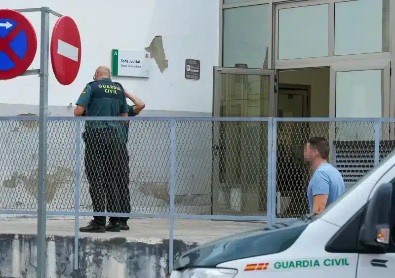 Imagen de los juzgados de Alcalá durante esta mañana que han sido puestos a disposición judicial los agentes detenidos - FRANCISCO J. OLMO / EUROPA PRESS