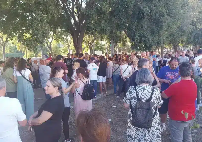 Vecinos de San Jerónimo en la manifestación contra la construcción de un "albergue". SA