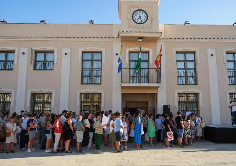 Concentración de la plataforma del virus del Nilo en Isla Mayor - FRANCISCO J.OLMO/EUROPA PRESS