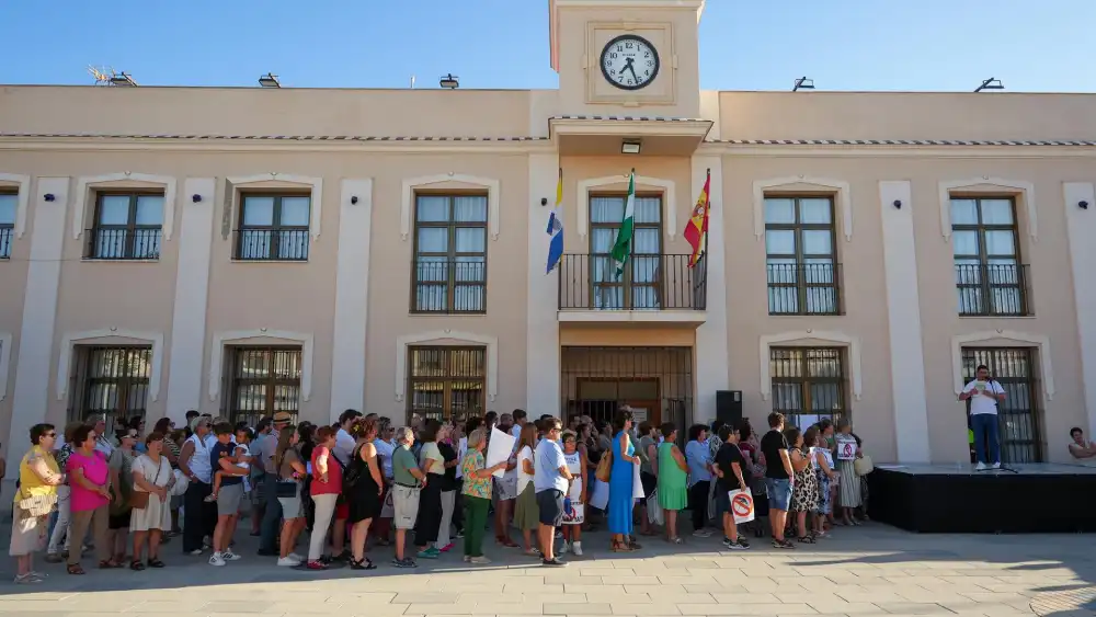 Concentración de la plataforma del virus del Nilo en Isla Mayor - FRANCISCO J.OLMO/EUROPA PRESS