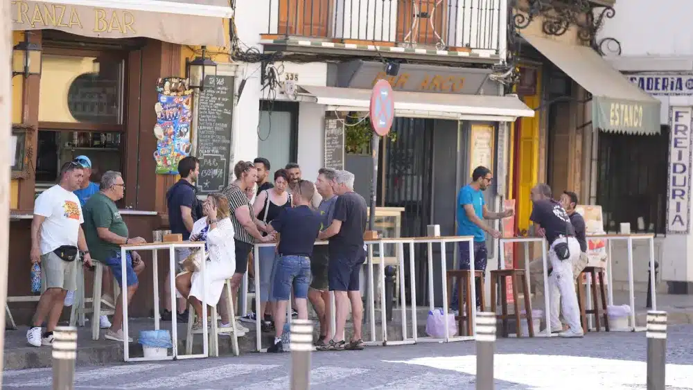 Terraza de un bar de Sevilla - Joaquín Corchero / Europa Press