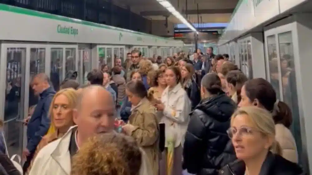 Primera parada de la línea 1 del metro de Sevilla este miércoles. @Alsaltxe