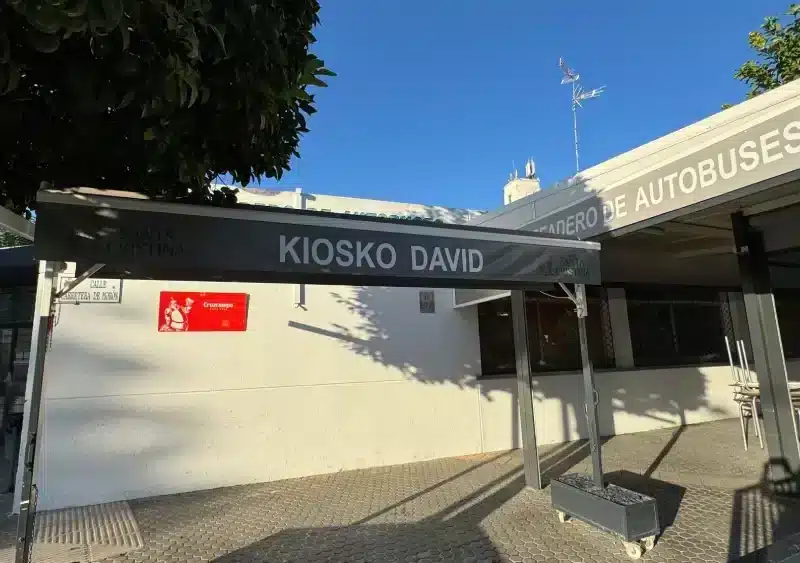 Bar Kiosko Apeadero de Autobuses, en Arahal. Carmen González