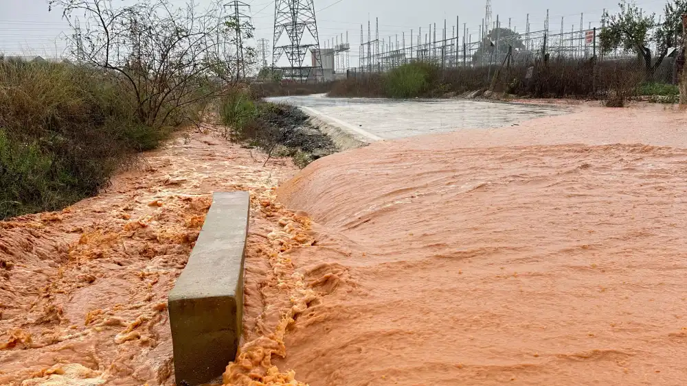 Carretera Alcalá-Dos Hermanas inundada. Álvaro Vázquez