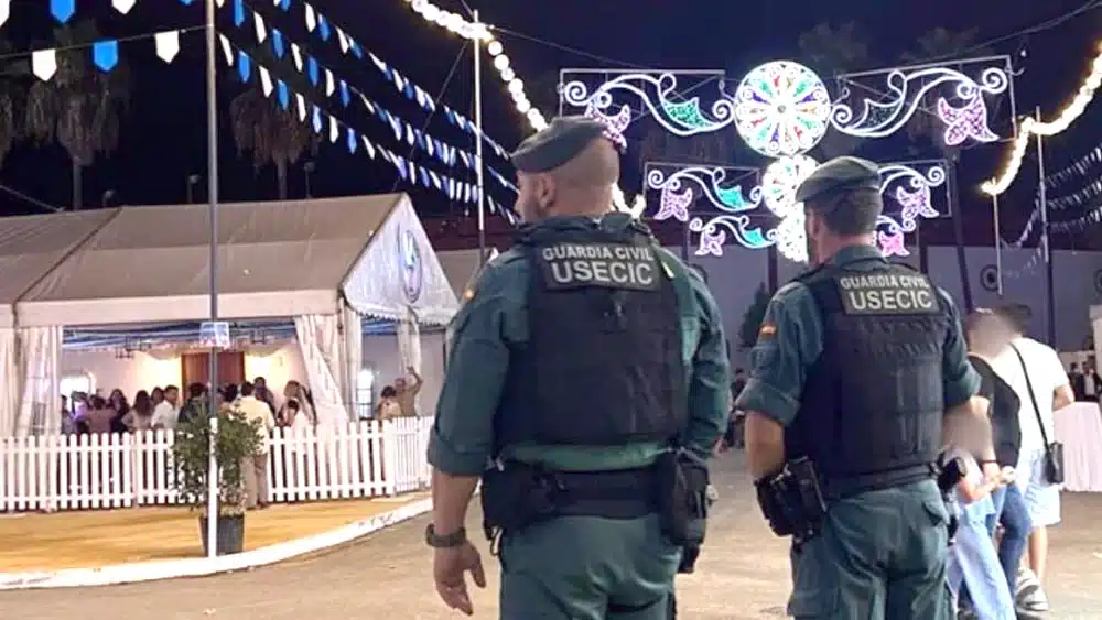 Guardias civiles en la Feria de La Algaba (Sevilla). - GUARDIA CIVIL