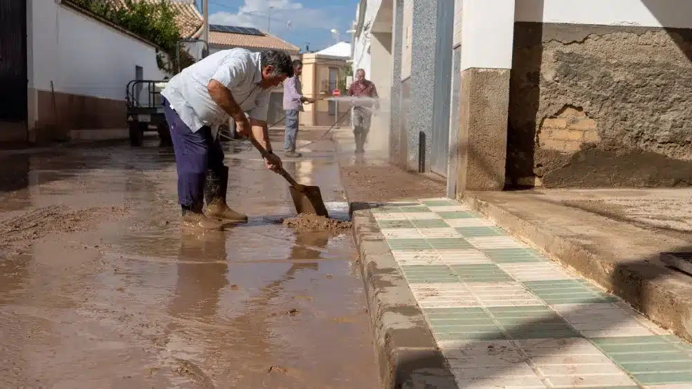 Archivo - Imagen de archivo de una inundación en un pueblo sevillano - Francisco J. Olmo - Archivo