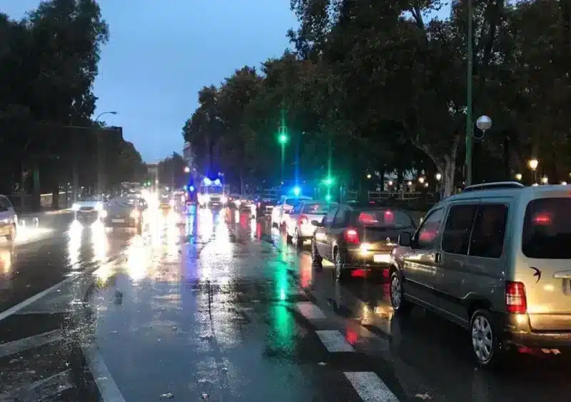 Archivo - Imagen de las retenciones en Sevilla - EMERGENCIAS SEVILLA - Archivo