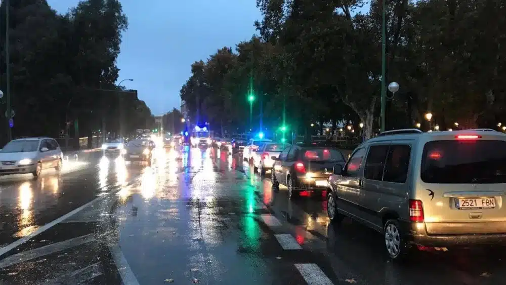 Archivo - Imagen de las retenciones en Sevilla - EMERGENCIAS SEVILLA - Archivo