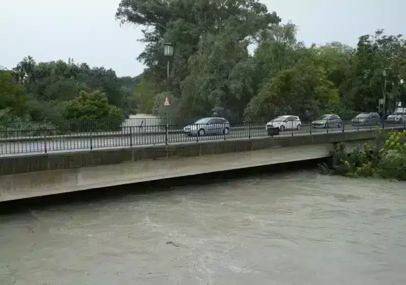 Crecida del río Guadaíra a su paso por Alcalá. Álvaro Vázquez