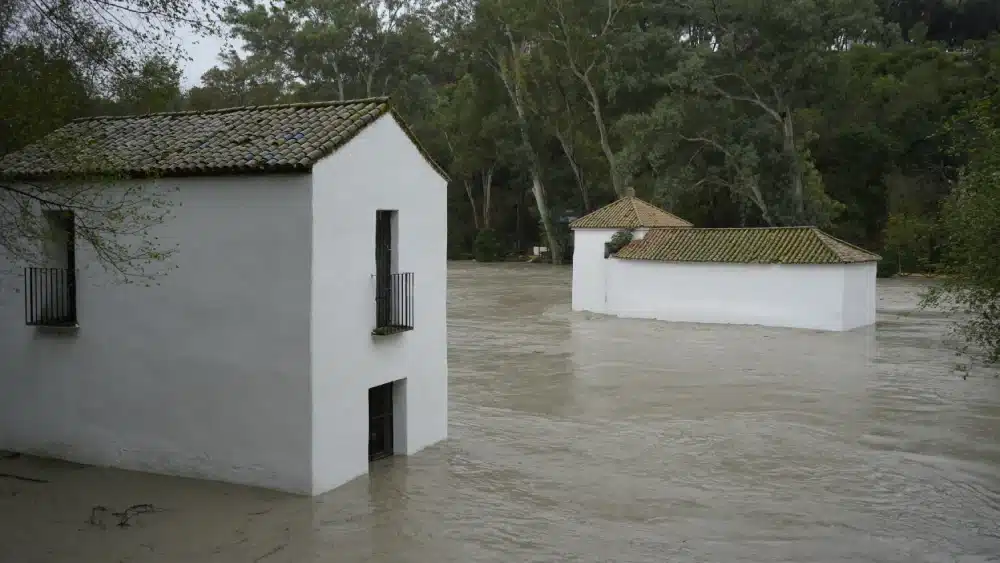 Crecida del río Guadaíra a su paso por Alcalá. Álvaro Vázquez