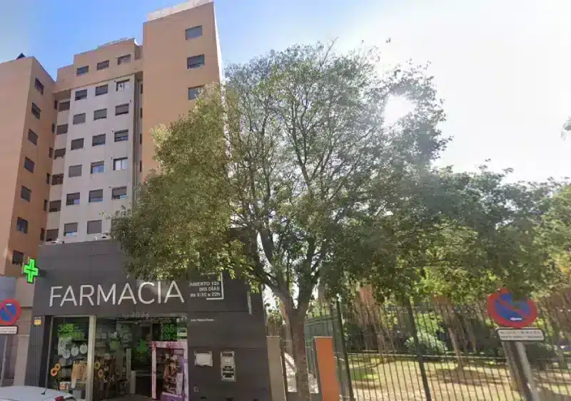 Bloque de pisos en la urbanización Jardines de Hércules de Bellavista. Google Maps