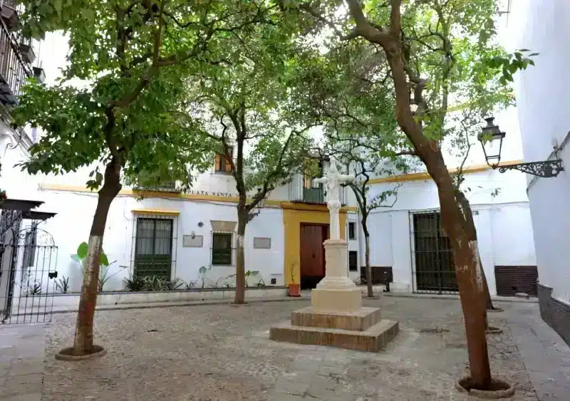 La Cruz de San Lázaro ya restaurada