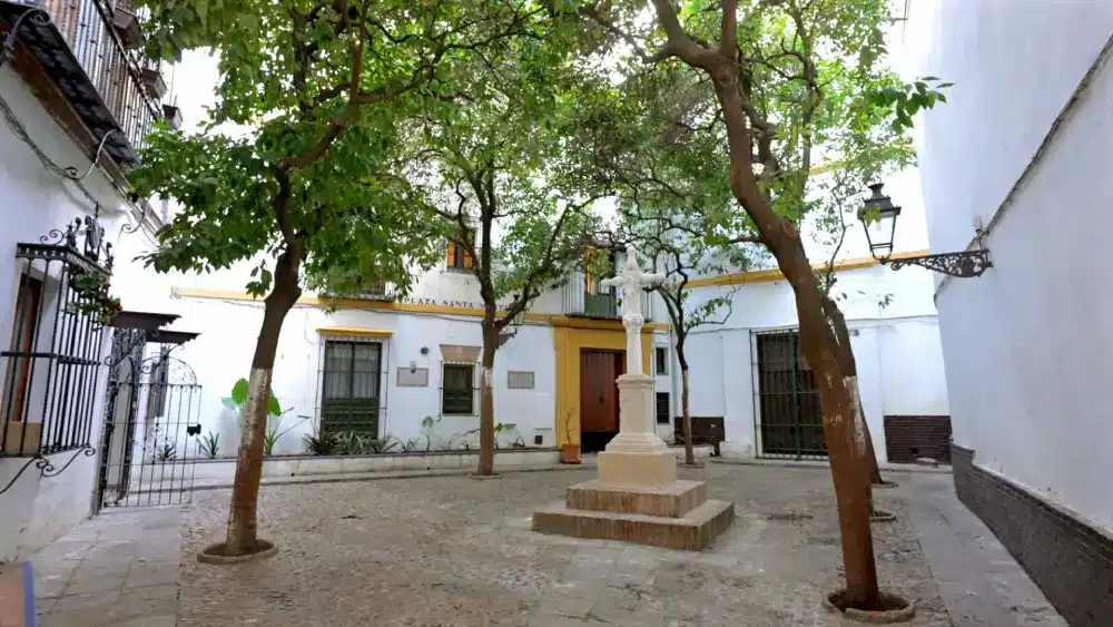 La Cruz de San Lázaro ya restaurada