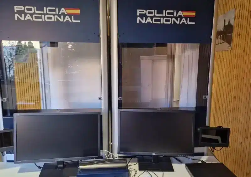 Archivo - Imagen de los dispositivos de "DNI exprés" - SUBD. GOBIERNO SALAMANCA - Archivo